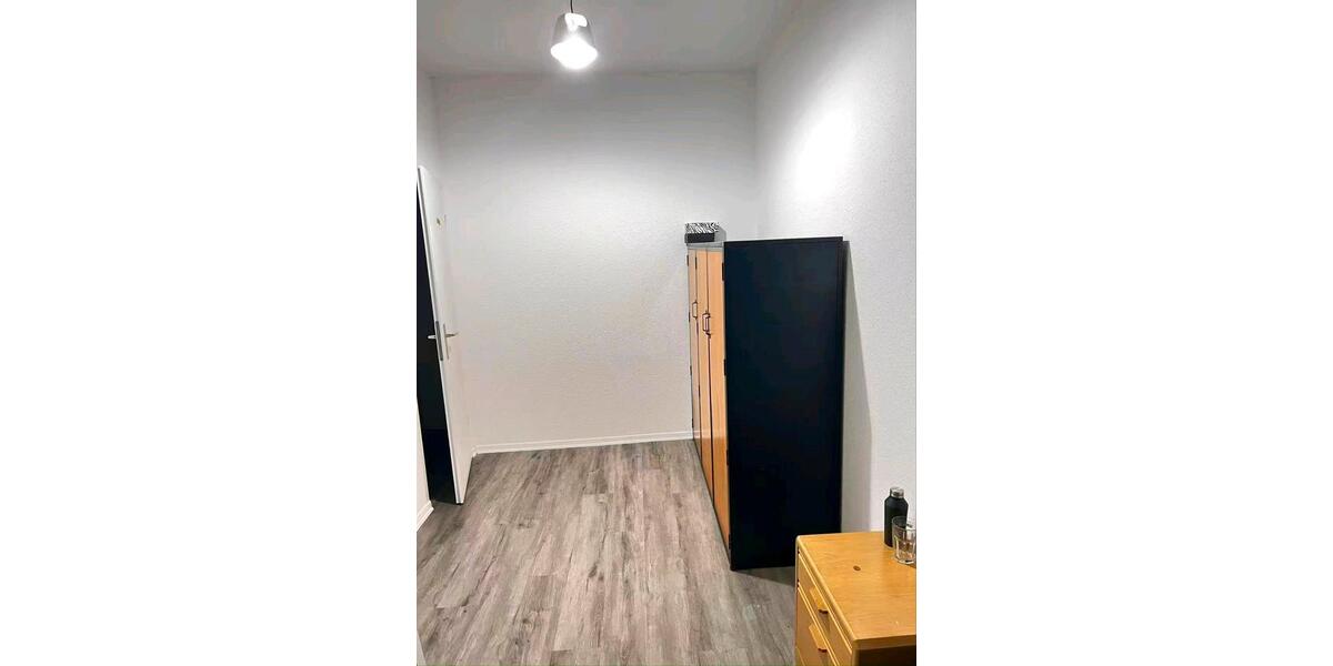 Etagenwohnung Hilden - 4.5 Zimmer, 150 m&sup2;, 1.500&euro; | Angebot:25830510