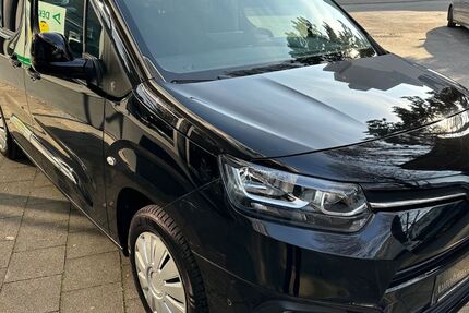 Toyota Proace (Verso) 45.381 km 15.950 &euro; Gelsenkirchen 45899