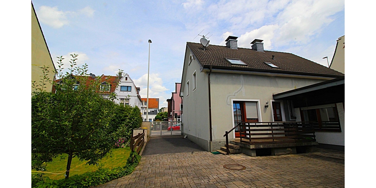 Kernsaniertes Einfamilienhaus mit (Bau)-Grundstück und großem Anbau mit vielen Nutzungsmöglichkeiten - Einfamilienhaus Solingen Ohligs | Angebot:23472326