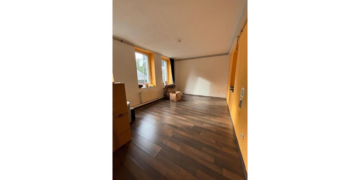 Doppelhaushälfte Solingen Mitte - 9 Zimmer, 210 m&sup2;, 340.000&euro; | Angebot:25832753