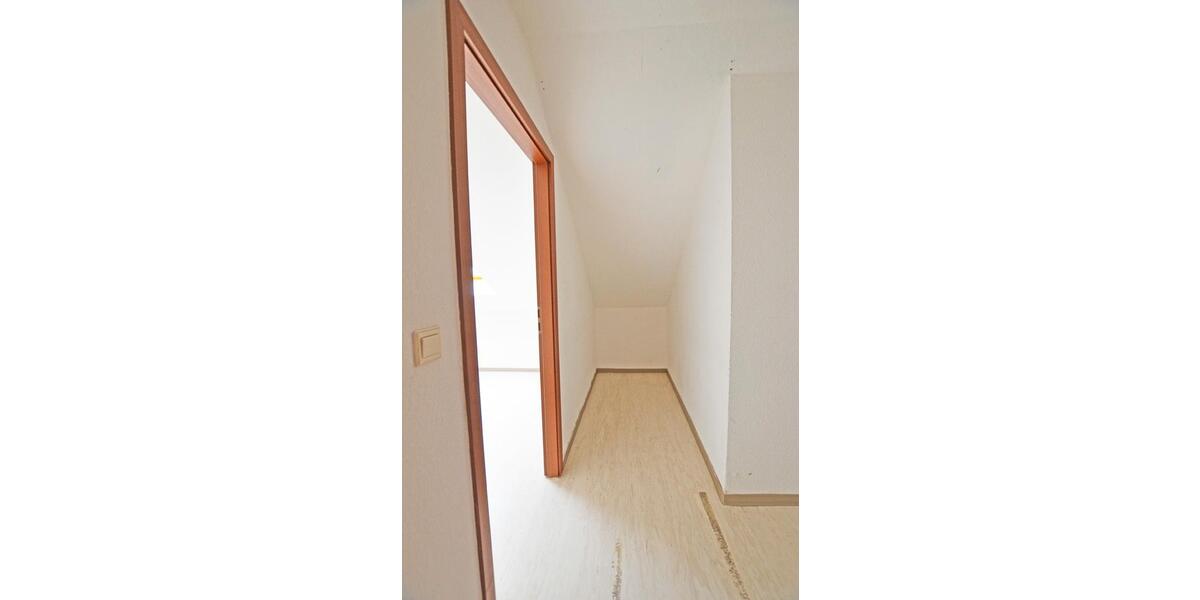 Dachgeschoßwohnung Duisburg Walsum - 3 Zimmer, 72 m&sup2;, 585&euro; | Angebot:25765138