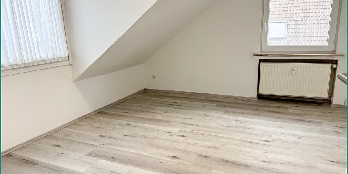 ERSTBEZUG NACH MODERNISIERUNG: HELLE 3-ZIMMER-WOHNUNG IM 2-FAM.-HAUS IN GUTER WOHNLAGE VON RADEVORMWALD - Dachgeschoßwohnung Radevormwald | Angebot:27070197