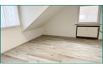 ERSTBEZUG NACH MODERNISIERUNG: HELLE 3-ZIMMER-WOHNUNG IM 2-FAM.-HAUS IN GUTER WOHNLAGE VON RADEVORMWALD - Dachgeschoßwohnung Radevormwald | Angebot:27070197