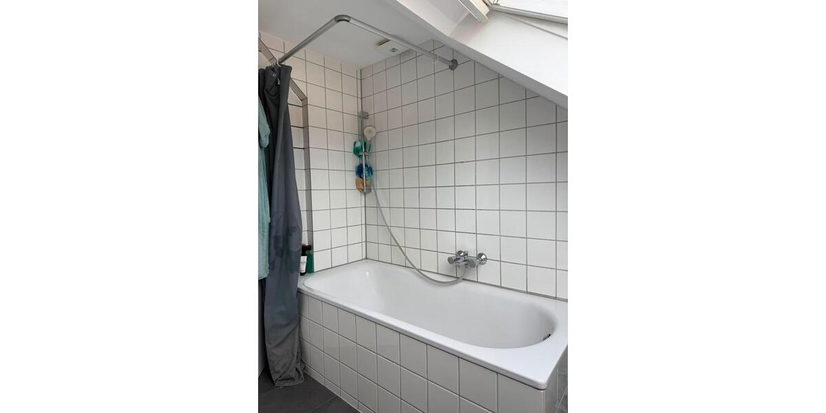 Dachgeschoßwohnung Mülheim an der Ruhr - 2 Zimmer, 50 m&sup2;, 750&euro; | Angebot:27543478