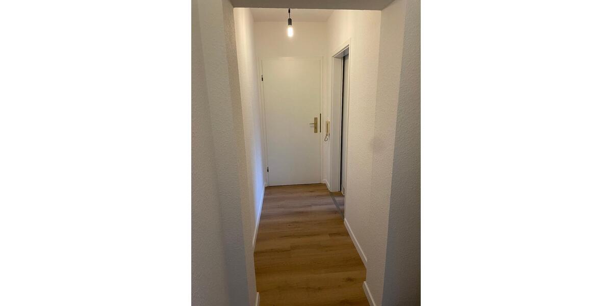 Dachgeschoßwohnung Essen Stadtbezirk III - 3 Zimmer, 55 m&sup2;, 590&euro; | Angebot:25811924