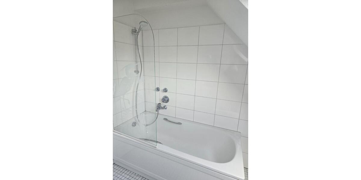 Dachgeschoßwohnung Wuppertal Sedansberg - 2.5 Zimmer, 76 m&sup2;, 580&euro; | Angebot:25978299