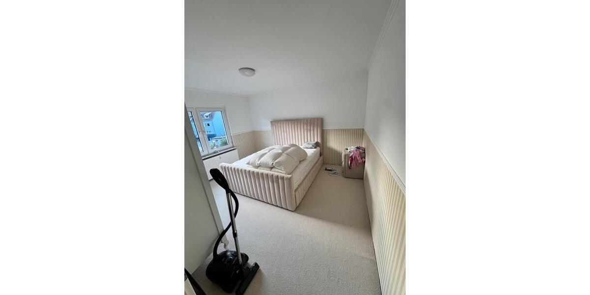 Etagenwohnung Duisburg Mittelmeiderich - 6 Zimmer, 169 m&sup2;, 253.000&euro; | Angebot:26929867