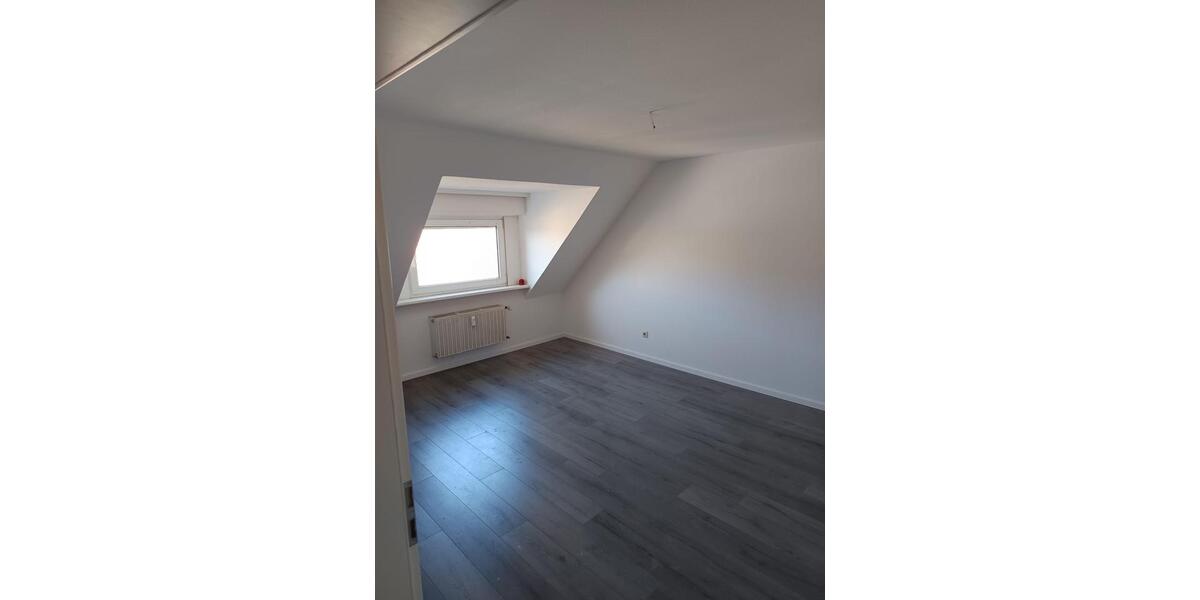 Dachgeschoßwohnung Gladbeck - 3.5 Zimmer, 95 m&sup2;, 665&euro; | Angebot:25932226