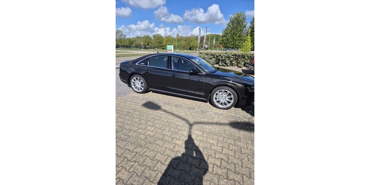 Audi A8 154.500 km 25.000 &euro; Duisburg 47057