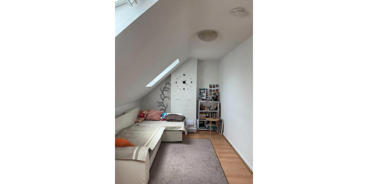 Dachgeschoßwohnung Düsseldorf Stadtbezirk 9 - 3 Zimmer, 35 m&sup2;, 465&euro; | Angebot:27551988
