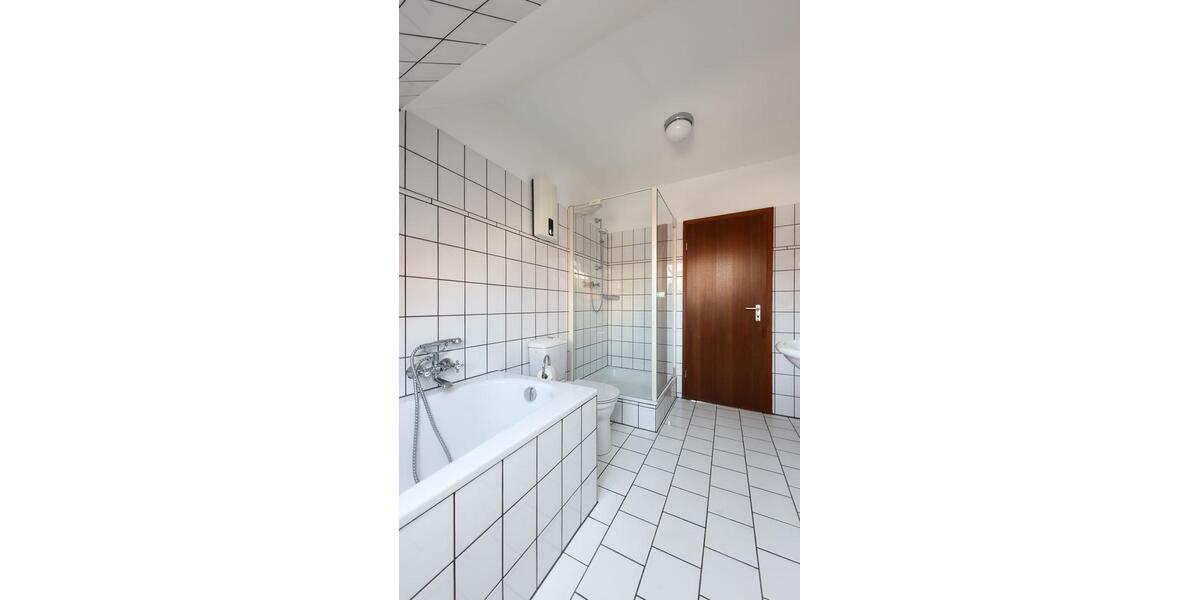 Dachgeschoßwohnung Wuppertal Dönberg - 4 Zimmer, 117 m&sup2;, 1.410&euro; | Angebot:27557468