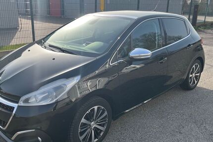 Peugeot 208 143.850 km 4.799 &euro; remscheid 42857