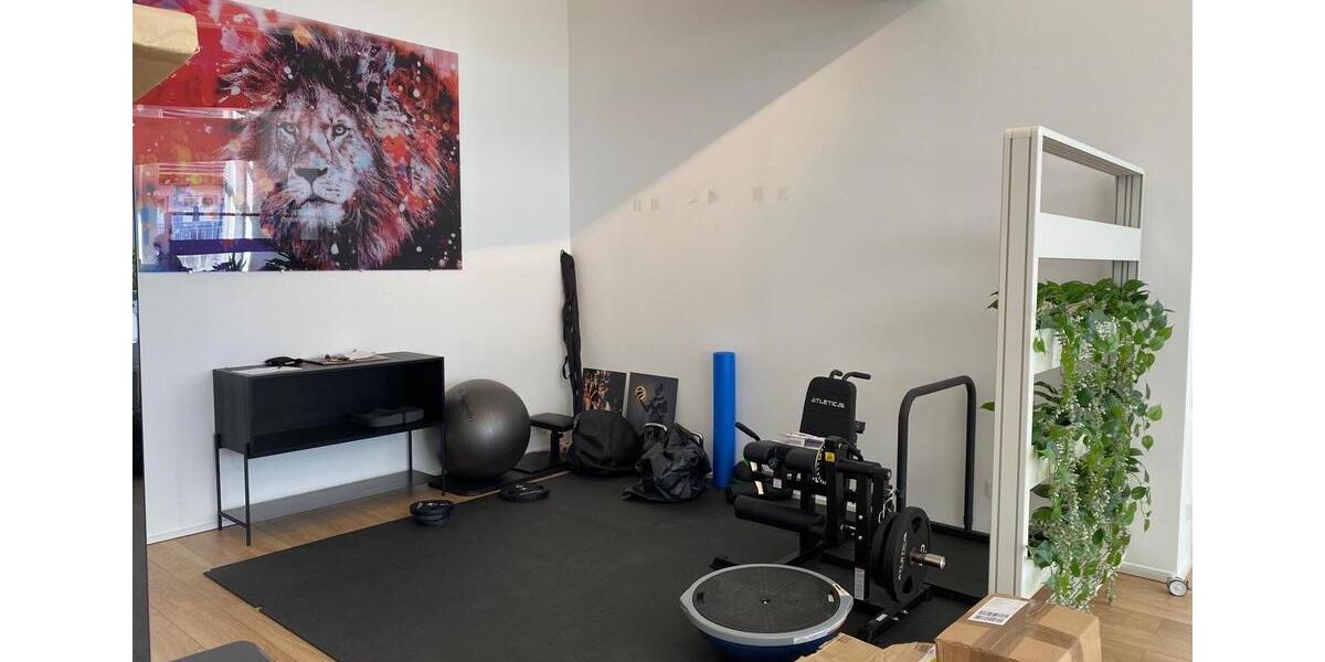 Etagenwohnung Düsseldorf Stadtbezirk 3 - 1 Zimmer, 130 m&sup2;, 2.100&euro; | Angebot:25571243