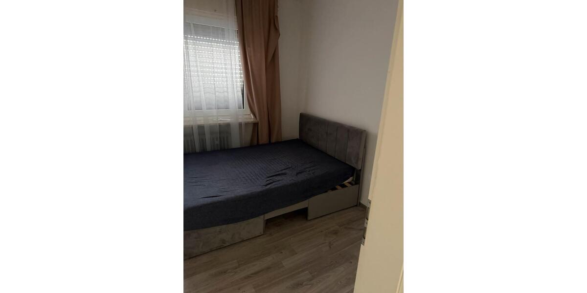 Erdgeschoßwohnung Gelsenkirchen - 2 Zimmer, 35 m&sup2;, 1.450&euro; | Angebot:27540776