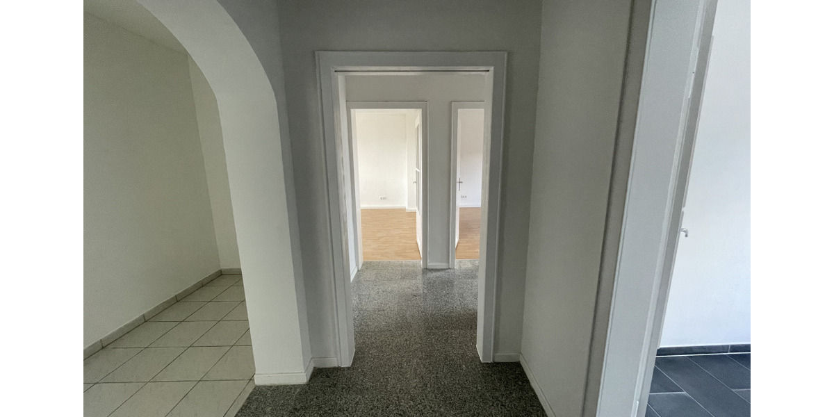 Etagenwohnung Gelsenkirchen Rotthausen - 3 Zimmer, 81 m&sup2;, 570&euro; | Angebot:25798810