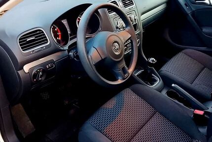 VW Golf 135.000 km 5.300 &euro; Essen 45326