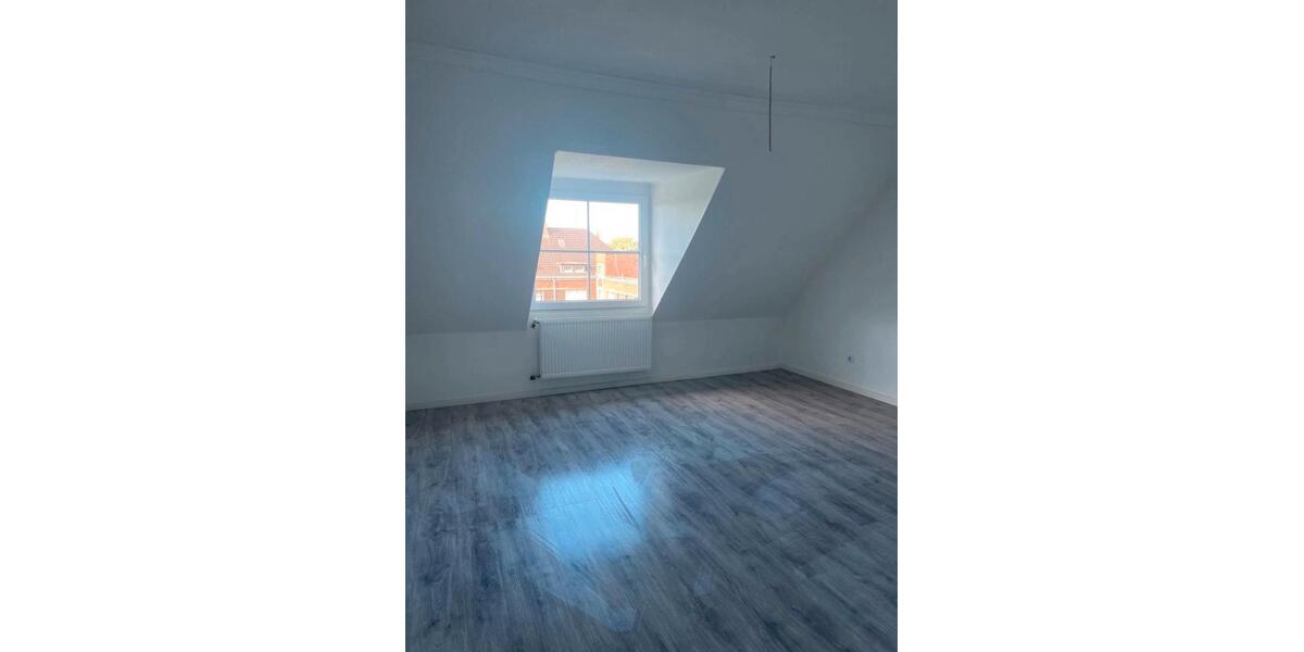 Dachgeschoßwohnung Duisburg Hamborn - 2 Zimmer, 80 m&sup2;, 750&euro; | Angebot:27567733