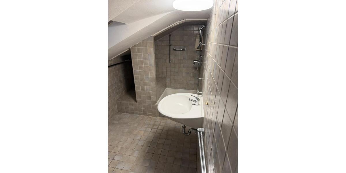 Dachgeschoßwohnung Meerbusch Necklenbroich - 2 Zimmer, 40 m&sup2;, 620&euro; | Angebot:25784063