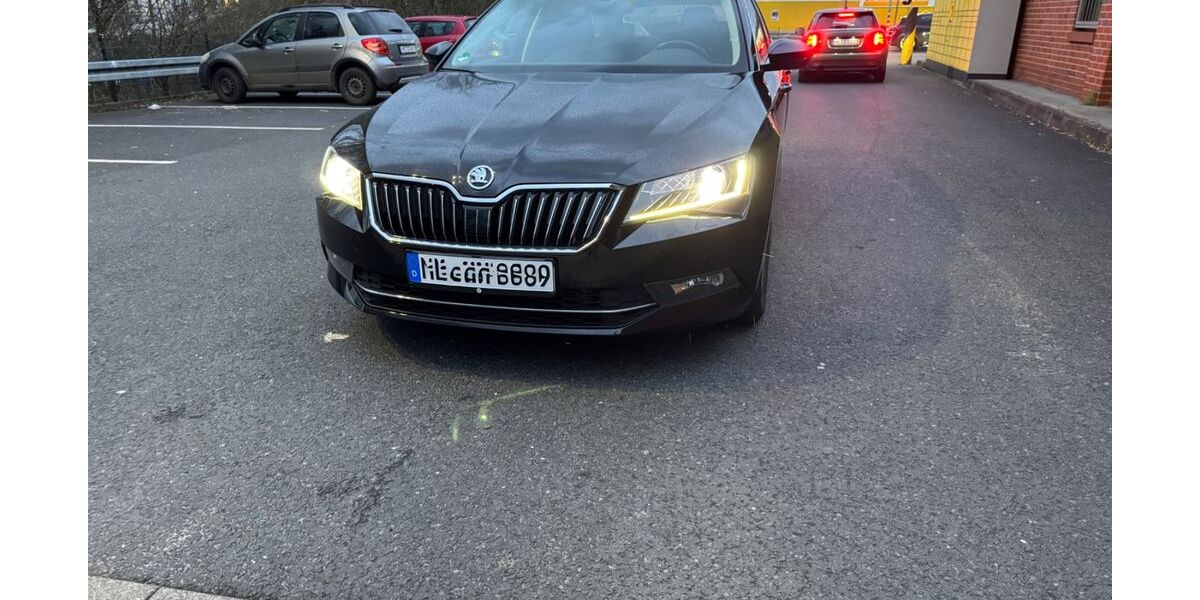 Skoda Superb 124.000 km 16.600 &euro; Velbert 42555