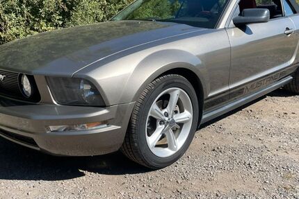 Ford Mustang 113.757 km 9.990 &euro; Herdecke 58313