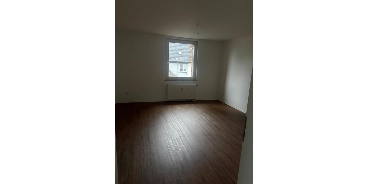 Etagenwohnung Duisburg Walsum - 2 Zimmer, 84 m&sup2;, 735&euro; | Angebot:25961211