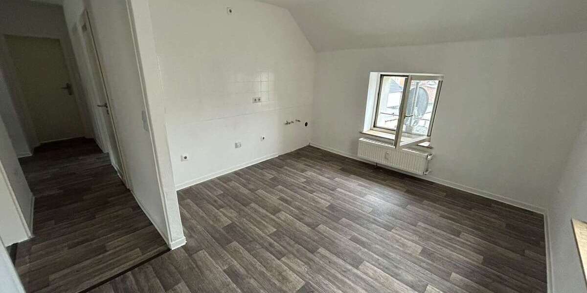 Etagenwohnung Gelsenkirchen Ückendorf - 3 Zimmer, 80 m&sup2;, 600&euro; | Angebot:27527701