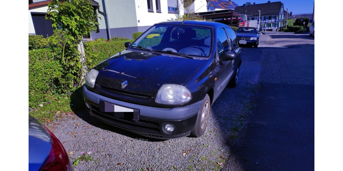 Renault Clio 122.280 km 1.900 &euro; Solingen 42651