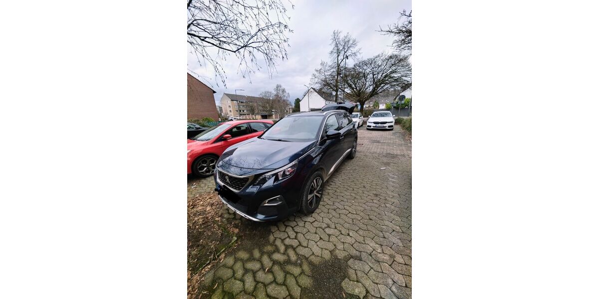 Peugeot 5008 181.000 km 17.100 &euro; Düsseldorf 40599