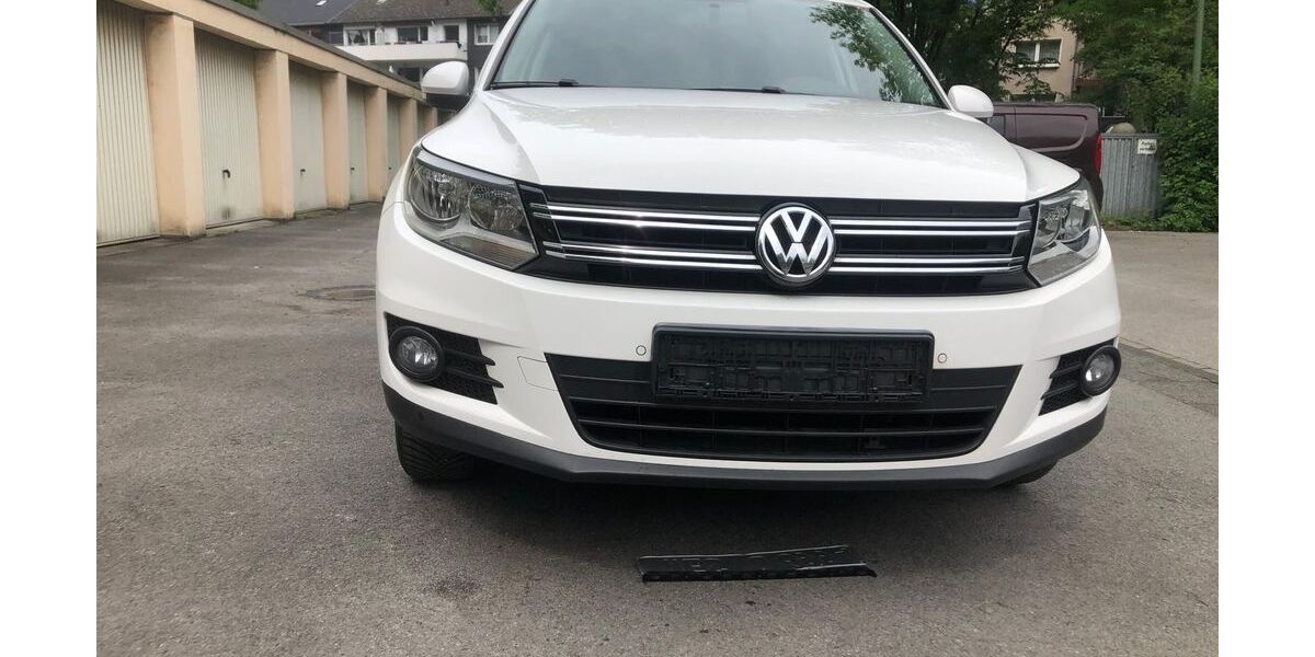 VW Tiguan 127.000 km 11.950 &euro; Duisburg 47119