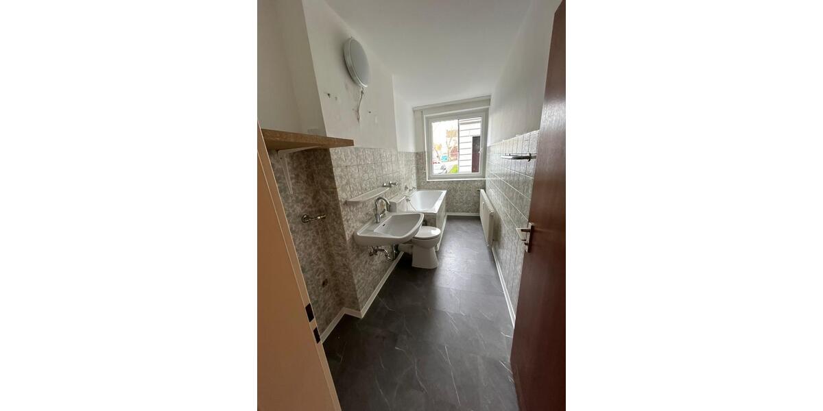 Erdgeschoßwohnung Gelsenkirchen Gelsenkirchen-Mitte - 2 Zimmer, 67 m&sup2;, 700&euro; | Angebot:25981110