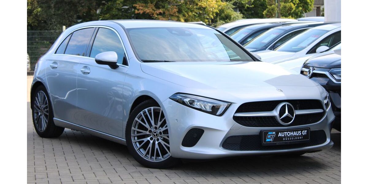 Mercedes-Benz A 180 9.863 km 22.999 &euro; Düsseldorf 40625