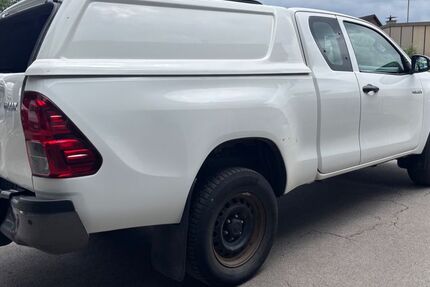 Toyota Hilux 226.300 km 17.900 &euro; Essen 45356