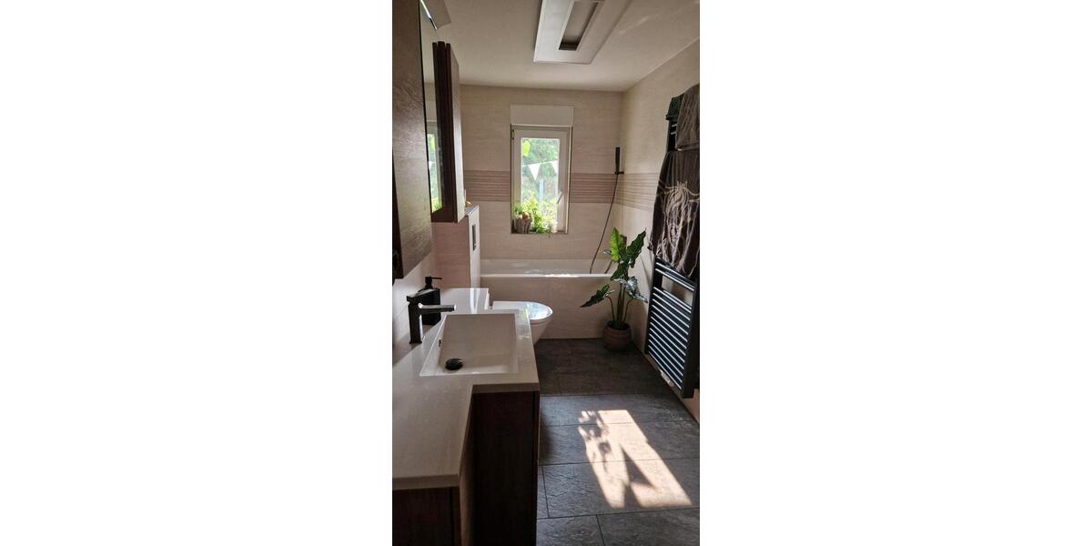 Doppelhaushälfte Wermelskirchen - 8 Zimmer, 170 m&sup2;, 449.000&euro; | Angebot:26066033