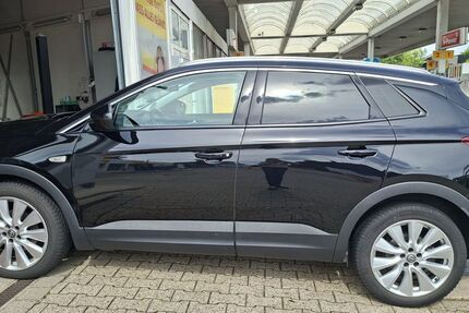 Opel Grandland (X) 114.500 km 17.500 &euro; Oberhausen 46045