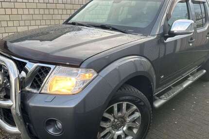 Nissan Navara 148.765 km 13.990 &euro; Düsseldorf 40627