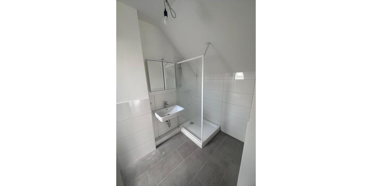 Dachgeschoßwohnung Gelsenkirchen Gelsenkirchen-Mitte - 1 Zimmer, 40 m&sup2;, 400&euro; | Angebot:25325480