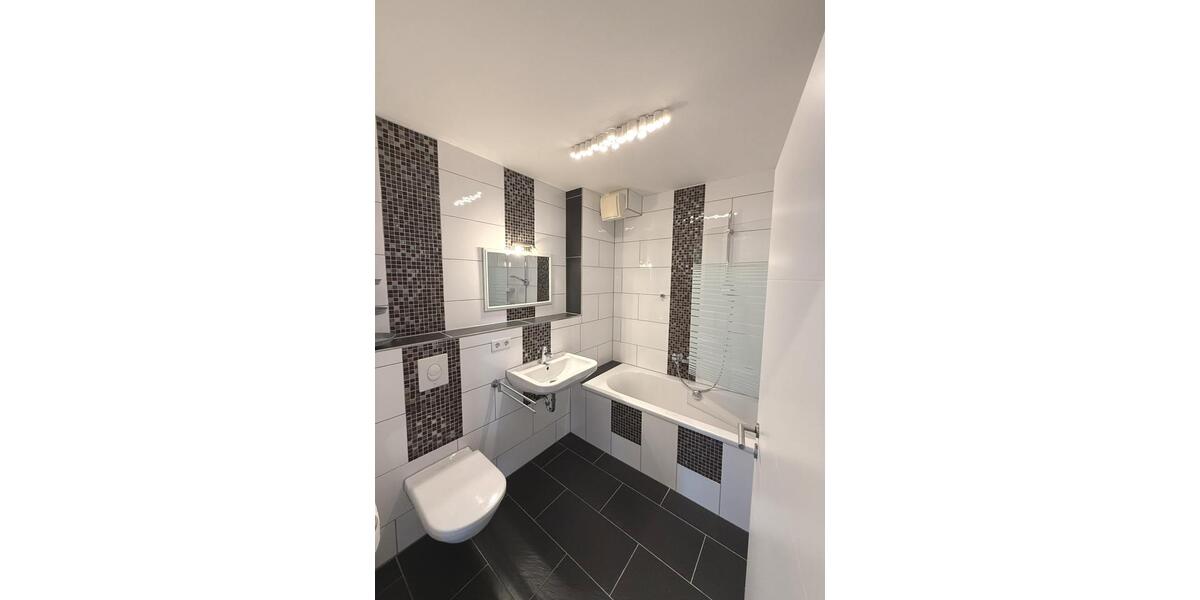 Erdgeschoßwohnung Wülfrath - 3 Zimmer, 96 m&sup2;, 1.180&euro; | Angebot:25918616