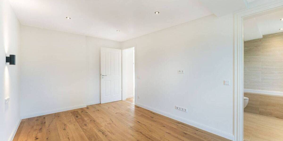 Etagenwohnung Düsseldorf Düsseltal - 3 Zimmer, 122 m&sup2;, 790.000&euro; | Angebot:26826322