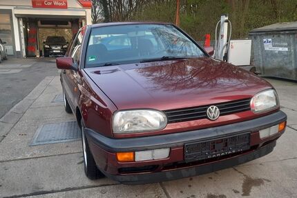 VW Golf 110.000 km 2.650 &euro; Essen 45276