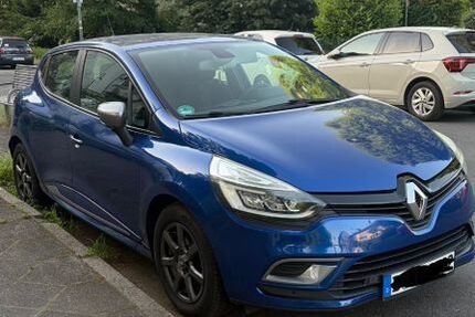 Renault Clio 110.500 km 8.299 &euro; Düsseldorf 40589