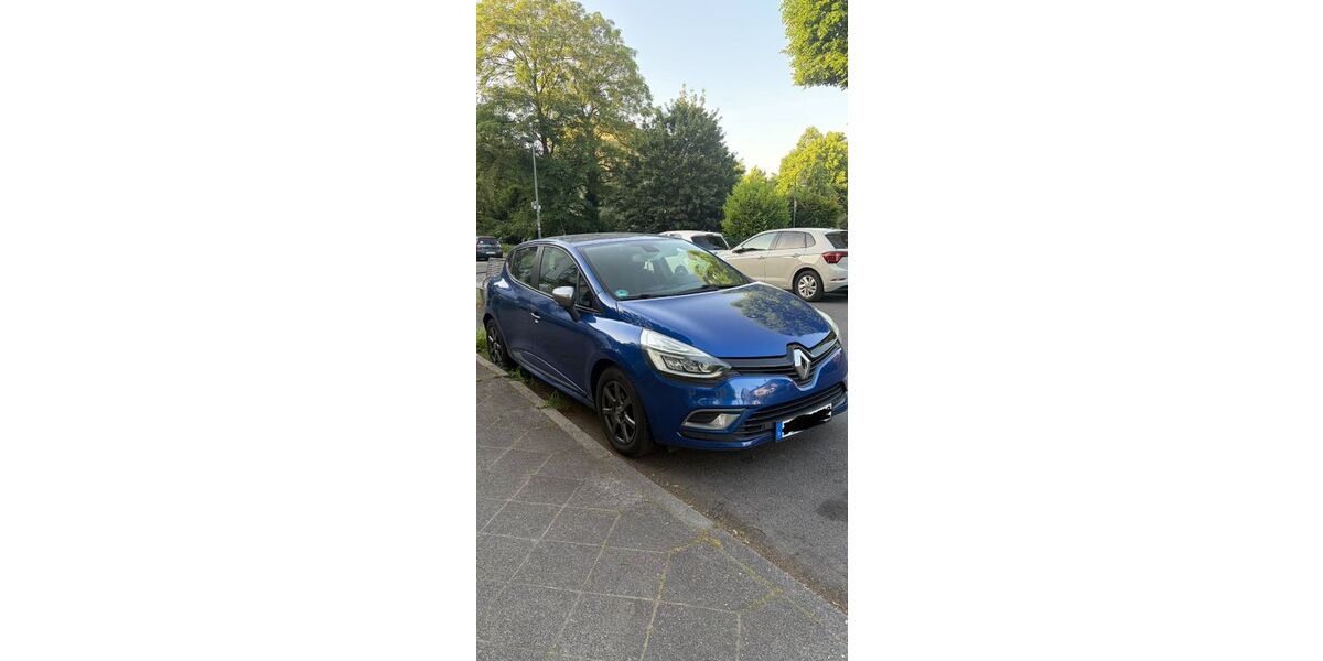 Renault Clio 110.500 km 8.299 &euro; Düsseldorf 40589