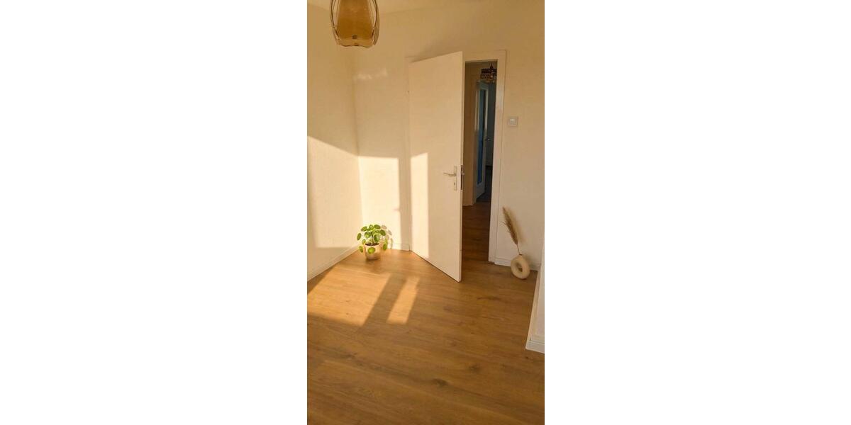 Etagenwohnung Gelsenkirchen Ückendorf - 4 Zimmer, 75 m&sup2;, 562&euro; | Angebot:25905027