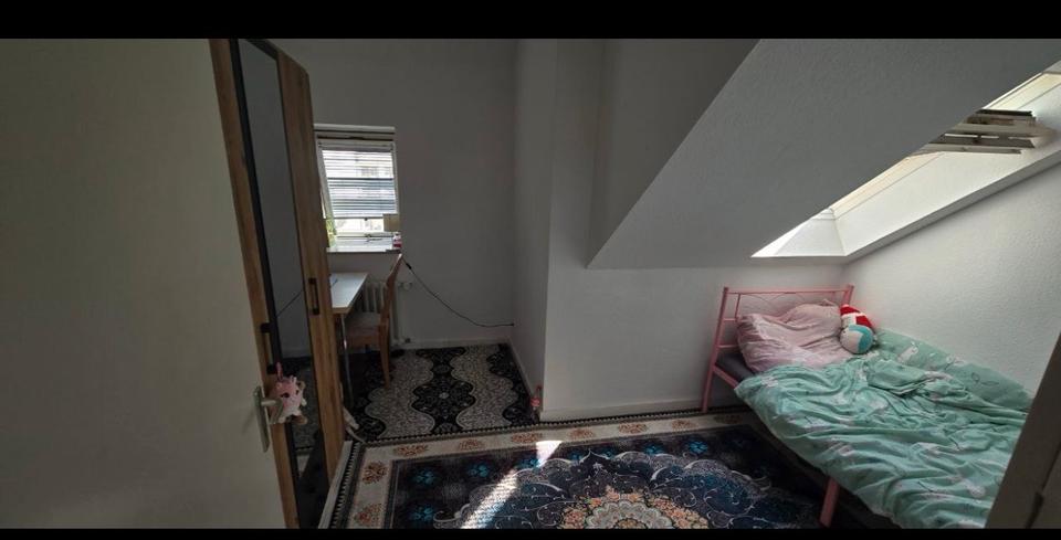 Etagenwohnung Duisburg Hamborn - 6 Zimmer, 140 m&sup2;, 1.250&euro; | Angebot:27551003