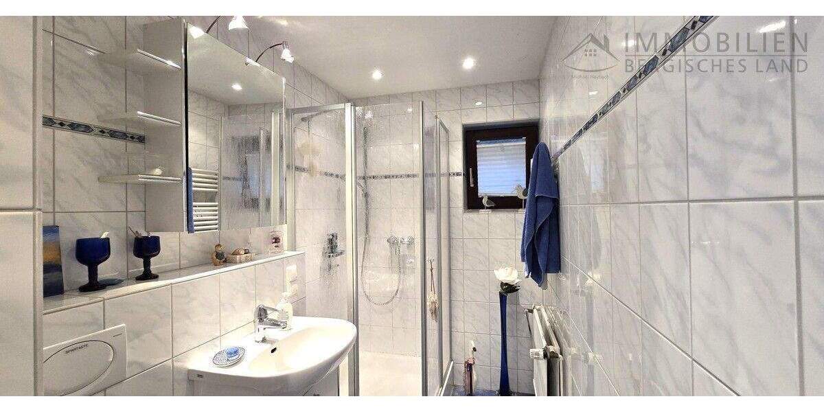 Reihenendhaus Hückeswagen Wiehagen - 5 Zimmer, 156 m&sup2;, 329.000&euro; | Angebot:25675575