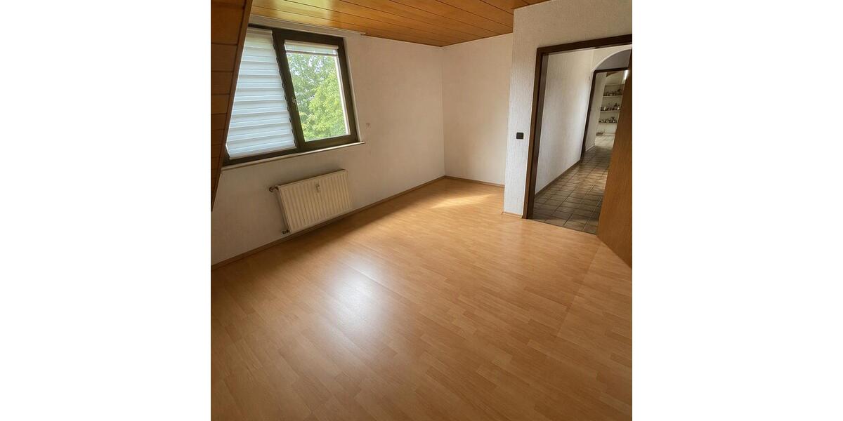 Dachgeschoßwohnung Bochum Günnigfeld - 3 Zimmer, 107 m&sup2;, 695&euro; | Angebot:27533094