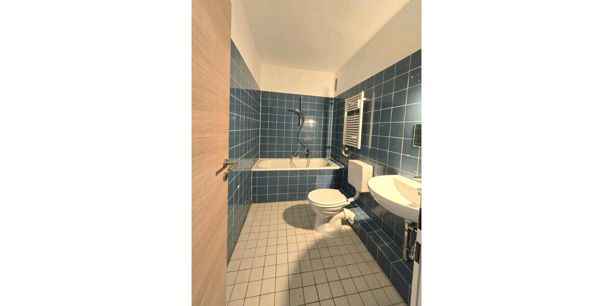 Hochparterre Solingen Central - 1 Zimmer, 25 m&sup2;, 395&euro; | Angebot:25855824