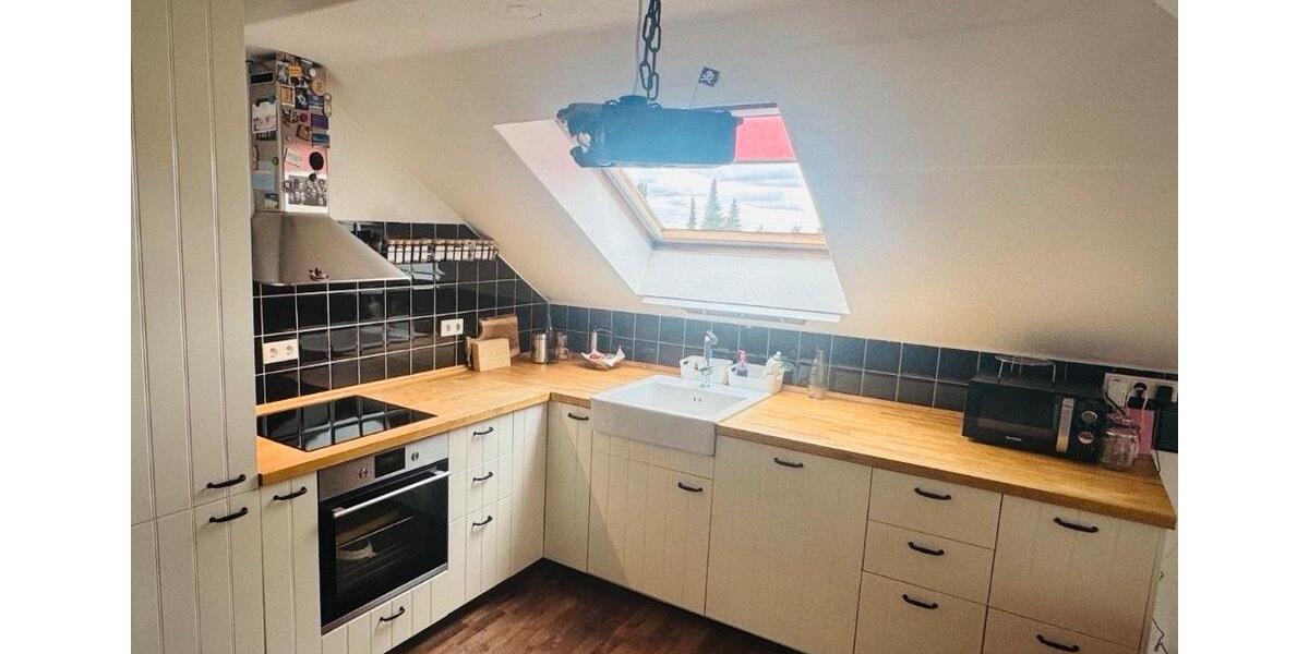 Dachgeschoßwohnung Solingen Wald - 3 Zimmer, 129 m&sup2;, 1.150&euro; | Angebot:27589816