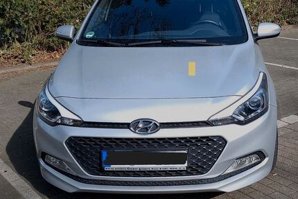 Hyundai i20 48.150 km 9.800 &euro; Oberhausen 46149
