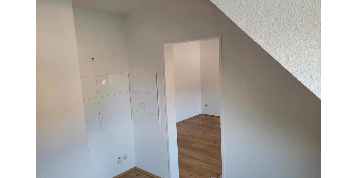 Dachgeschoßwohnung Essen Stadtbezirk IX - 3 Zimmer, 42 m&sup2;, 445&euro; | Angebot:25854722