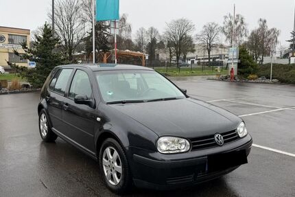 VW Golf 157.000 km 1.490 &euro; Remscheid 42853